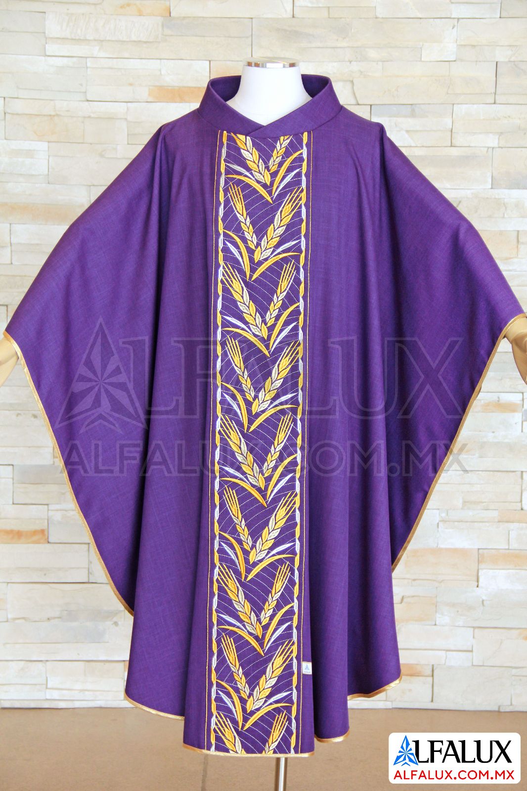 31 VITALIS Alfalux Casulla Central Morado  233 (2)